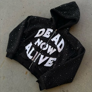 Sudadera con capucha personalizada para hombre, estilo streetwear, de algodón desgastado, con apliques bordados, parches y cremallera, en tejido French Terry de 500 GSM, con pedrería, color negro. - Product Image 2