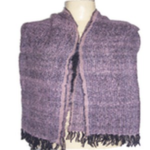 Écharpe moelleuse tissée à la main - Product Image 2