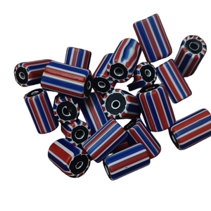 Cuentas de vidrio cilíndricas tradicionales de varias capas con rayas en forma de chevron para la elaboración de joyería étnica - Product Image 1