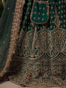 Lehenga Choli Verde Esmeralda con Bordado Dorado, Vestido de Boda Tradicional Largo Hasta el Suelo para Mujeres, Estilo India Pakistán - Product Image 3