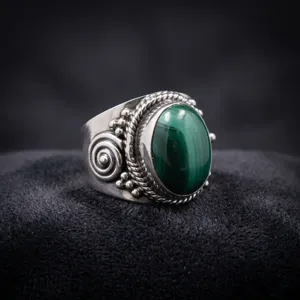 Anillo de Malaquita Natural en Plata de Ley 925, Hecho a Mano, con Gema Verde, Estilo Vintage Boho, Diseño Elegante, Venta al Por Mayor - Product Image 2
