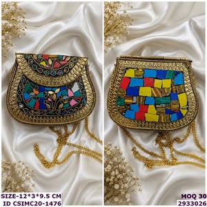 Pochette à rabat artisanale Craftstages International en mosaïque de pierres avec cadre métallique, doublure en velours, capacité 1-1,9 L, bandoulière chaîne, pour soirée - Product Image 3