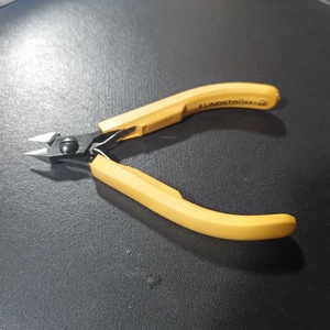 Cortadores Diagonales de Precisión Lindstrom 8148 de 0.1mm-0.8mm, Ultra-Flush, de Acero Inoxidable, Seguros para ESD, CE ISO, para Trefilado de Alambre Plateado y Dorado - Product Image 6