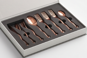 Ensemble de couverts modernes en or rose avec poignées ondulées, finition miroir haute brillance, résistant à la rouille, pour les dîners de mariage - Product Image 6