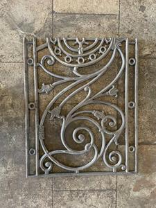 Décor architectural en fer forgé, balustre sur mesure de qualité supérieure, design durable, élégant et traditionnel. - Product Image 3
