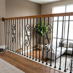 Rampe de balcon élégante en fer forgé noir avec main courante en bois et motif décoratif en volutes pour une utilisation en décoration intérieure moderne - Product Image 1