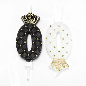 เทียนวันเกิดรูปมงกุฎสีดำขาวสไตล์เรโทรจาก TOOWIN – ของตกแต่งหน้าเค้กและอุปกรณ์ตกแต่งเบเกอรี่ - Product Image 5