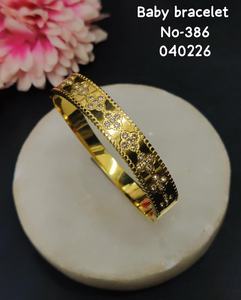 Bracelet pour femme en acier inoxydable plaqué or, tendance, romantique, haut de gamme, exquis, luxueux, nouveau, avec un charme géométrique, pour un anniversaire - Product Image 5