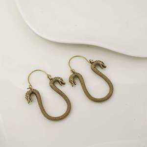 Pendientes Colgantes Vintage con Forma de Serpiente, Chapados en Oro Antiguo, de Latón, Joyería Unisex, Pendientes de Moda con Patrón Animal - Product Image 3