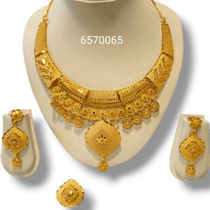 AWAIS HOUSE Collier et Bracelet Hiphop Infinity en Or Plaqué 6 Grammes avec Diamants Sertis Griffe pour Femme Africaine, Idéal Mariage et Fête - Product Image 1