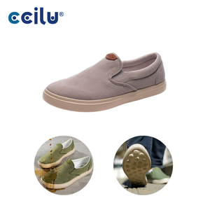 Zapatos sin cordones de lona, flexibles y cómodos para todas las estaciones. - Product Image 1