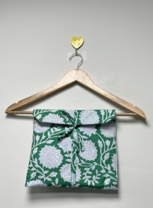 Ensemble de pyjama en coton écologique à fleurs vertes pour femmes, imprimé botanique, vêtements de nuit boutonnés, ensemble de détente assorti, pyjamas doux - Product Image 6