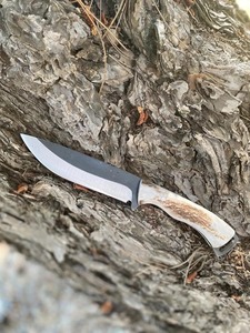 Couteau de chasse à lame fixe à pointe tombante avec manche en bois de cerf et étui en cuir, lame en acier inoxydable, pour usage extérieur - Product Image 5