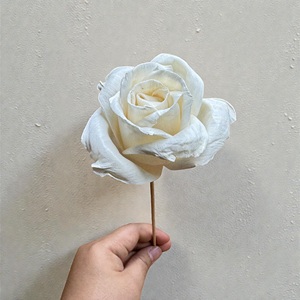 ดอกไม้โซล่าวู้ด VADEE SOLA WOOD FLOWER ทำมือ ดอกไม้โซล่าวู้ดรูปดอกกุหลาบ ขนาด 6.5 ซม. ทำจากเส้นใยพืชเซสบานียา จากประเทศไทย - Product Image 3