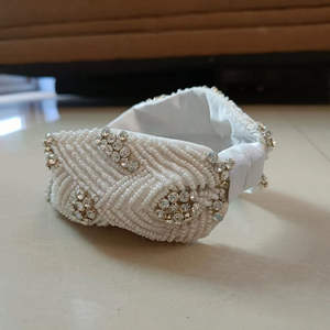 Diademas bordadas a mano con cuentas de semillas, muy vendidas, para bodas, fiestas, regalos festivos, accesorios decorativos para el cabello. - Product Image 2