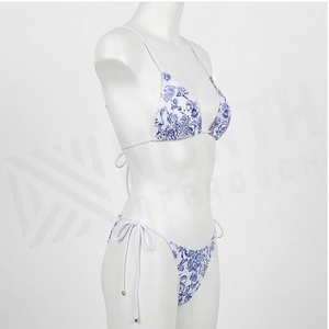 Ensemble bikini 2 pièces pour femmes, imprimé floral bleu, haut triangle, bas à nouer sur les côtés, spandex, polyester, extensible, maillot de bain - Product Image 3