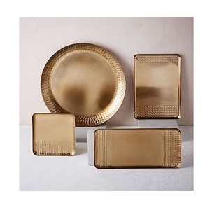 Collection de plateaux de service en laiton doré de luxe, bordure texturée, plateaux en métal ronds, carrés et rectangulaires, plateaux décoratifs - Product Image 1