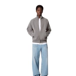 Cardigan en maille gris pour homme, col montant zippé, manches longues, pull décontracté chaud d'hiver, tricot de mode premium pour homme - Product Image 2