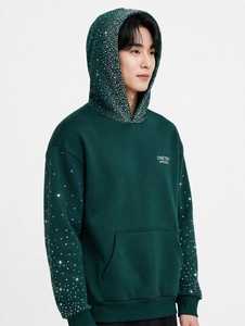 เสื้อฮู้ดดี้โอเวอร์ไซส์สีเขียวบุโพลีเอสเตอร์สำหรับผู้ชาย ยี่ห้อ Oneten  ตกแต่งด้วยลายตัวอักษรและคริสตัลวิบวับ เหมาะสำหรับฤดูหนาว - Product Image 1