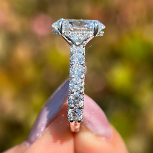 Anillo de Compromiso y Boda con Diamante Cultivado en Laboratorio, Corte Ovalado, 5.50 Quilates, Oro Amarillo de 14k, Joyería para Regalo - Product Image 5