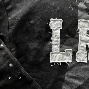 Camiseta de manga larga de doble capa con lavado ácido vintage personalizada, con pedrería, dobladillo sin rematar, efecto desgastado y bordado, talla grande - Product Image 4