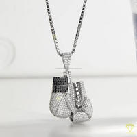 Pendentif Gants de Boxe en Argent Sterling avec Sertissage de Pierres Détaillées et Style Streetwear