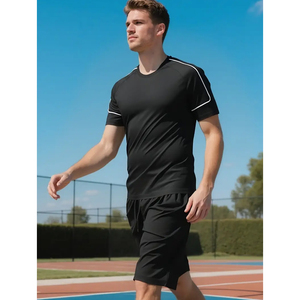 Vêtements de sport à séchage rapide pour la course à pied, la gym, le fitness en plein air, ensemble t-shirt et short de compression par AMAZING INDUSTRIES - Product Image 2