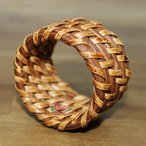 Artex Dong Thap Porte-serviettes en rotin tissé, accent de table à manger écologique de haute qualité - Product Image 6