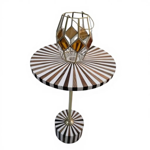 Table à manger en résine époxy, plateau rond fait main, style rivière, décoration personnalisée bleue, mobilier de maison, bord océanique en noyer - Product Image 1