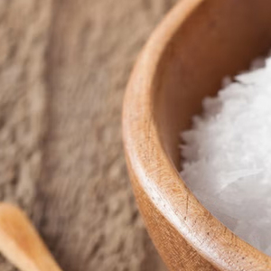 Sel de mer blanc naturel grossier pour la cuisine, l'assaisonnement alimentaire et les applications culinaires - Product Image 3