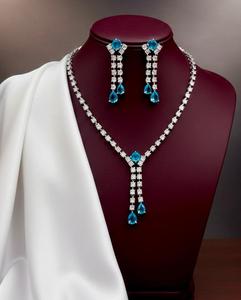 Collar de Lujo con Circonita Cúbica de Calidad Premium y Hermosos Aretes en Plata Pulida, Ideal para Fiestas y Oficina - Product Image 1