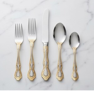 Ensemble de couverts élégants en acier inoxydable avec poignées dorées, compatibles lave-vaisselle, pour mariage et repas - Product Image 1