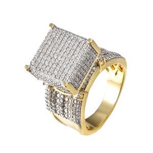 Bague de fiançailles unisexe de luxe à trois pierres, diamant de laboratoire, sertissage à tension, plaqué or jaune géométrique, certifié IGI, haute joaillerie - Product Image 2