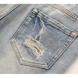 Shorts de mezclilla personalizados con efecto salpicado de pintura, desgastados, rotos, con dobladillo sin rematar, lavado vintage claro, venta al por mayor - Product Image 6