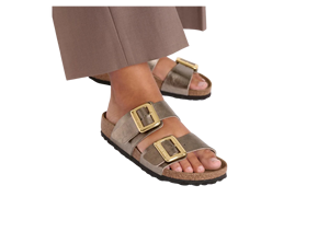 Black PU Strap Double Buckle Anti-<b>Slip</b> Fashion Trend Flat Sandals Open Toe Summer Wear Breathable Cork Midsole Rubber Outsole - Product Image 5