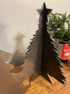 Ensemble d'arbres de Noël en métal vert, parfait pour la décoration de table de balcon extérieur et l'aménagement festif de la maison en hiver, provenant d'Inde - Product Image 3