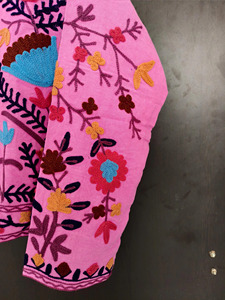 Veste matelassée Suzani brodée à la main, réversible, pour femme, prix usine, éco-responsable, collection 2026, vente chaude - Product Image 3