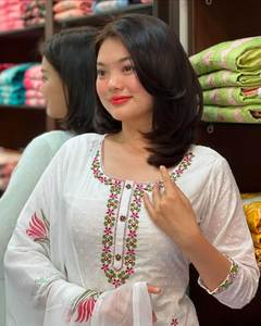 Conjunto de salwar/kurti tradicional de georgette sintético pesado con bordados de hilo y lentejuelas, tallas S a XXL, para mujer. - Product Image 2