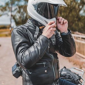 Veste en cuir pour homme, sur mesure OEM, haute qualité, best-seller, veste en cuir pour moto pour homme, fabriquée par Wings Traders - Product Image 5