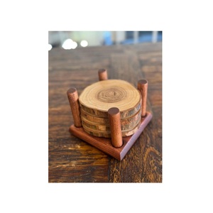 Magnifique dessous-de-verre en bois poli au design classique pour table, idéal pour les maisons et les restaurants - Product Image 1