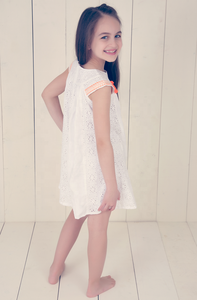 Séduisante et Relaxant Parfait D'été Blanc Smock Robe Avec de Belles Orange Glands Fabriqués Avec Doux Tissu De Coton Respirant - Product Image 3