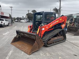 Chargeuse compacte sur chenilles Kubota SVL75-3 de haute qualité avec cabine fermée, attache rapide hydraulique et moteur EPA - Product Image 4