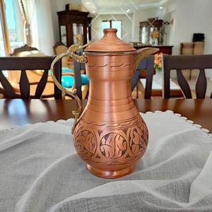 Carafe à eau en cuivre de haute qualité pour la maison, les repas et le stockage quotidien de l'eau, avec un design artisanal attrayant - Product Image 2