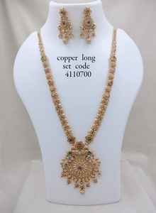 Conjunto nupcial étnico tradicional del sur de la India de alta calidad, de latón, con diseño de diosa de circonita, chapado en oro rosa, para compromiso, boda o fiesta. - Product Image 2