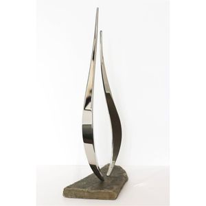 Statue de cœur abstraite en métal de designer contemporain, décoration de table de luxe, finition polie, sculpture artistique, ornement moderne pour salon - Product Image 3