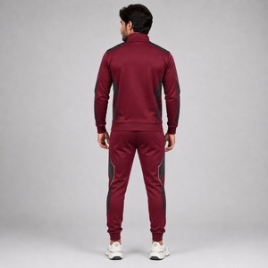 Chándal duradero para hombre hecho con tela de primera calidad que ofrece flexibilidad, transpirabilidad y calidad confiable para el día a día. - Product Image 2