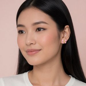 ต่างหูโบว์สีชมพูสไตล์เกาหลีประดับคริสตัล CZ ระยิบระยับ ต่างหูริบบิ้นเคลือบสีหวานสไตล์ Y2K สำหรับแฟชั่นฤดูร้อน - Product Image 1