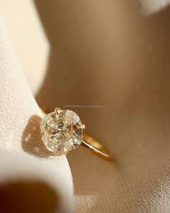 แหวนหมั้นทรงคุชชั่นธรรมชาติ ได้รับการรับรองจาก GIA ออกแบบเองด้วยทอง 18K พร้อมใบรับรอง IGI - ตัวเลือกของขวัญจำนวนมาก ผู้จัดจำหน่ายที่เชื่อถือได้ - Product Image 2