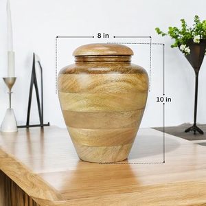 Urna artesanal TW, tallada a mano en madera, con acabado natural, decorativa y única. - Product Image 4