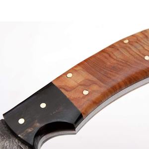 Cuchillo de caza Damasco con diseño ligero y mango de madera lisa, cuchillo de caza de acero Damasco - Product Image 4